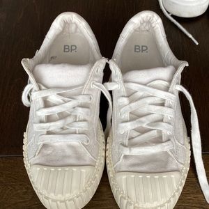 BP white canvas shoes